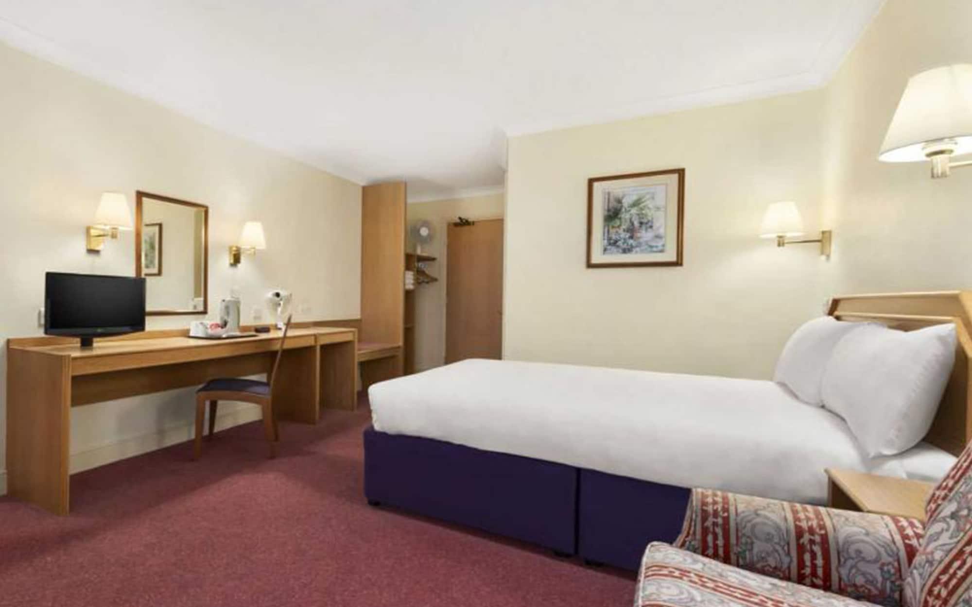 Super 8 By Wyndham Chester East Εξωτερικό φωτογραφία