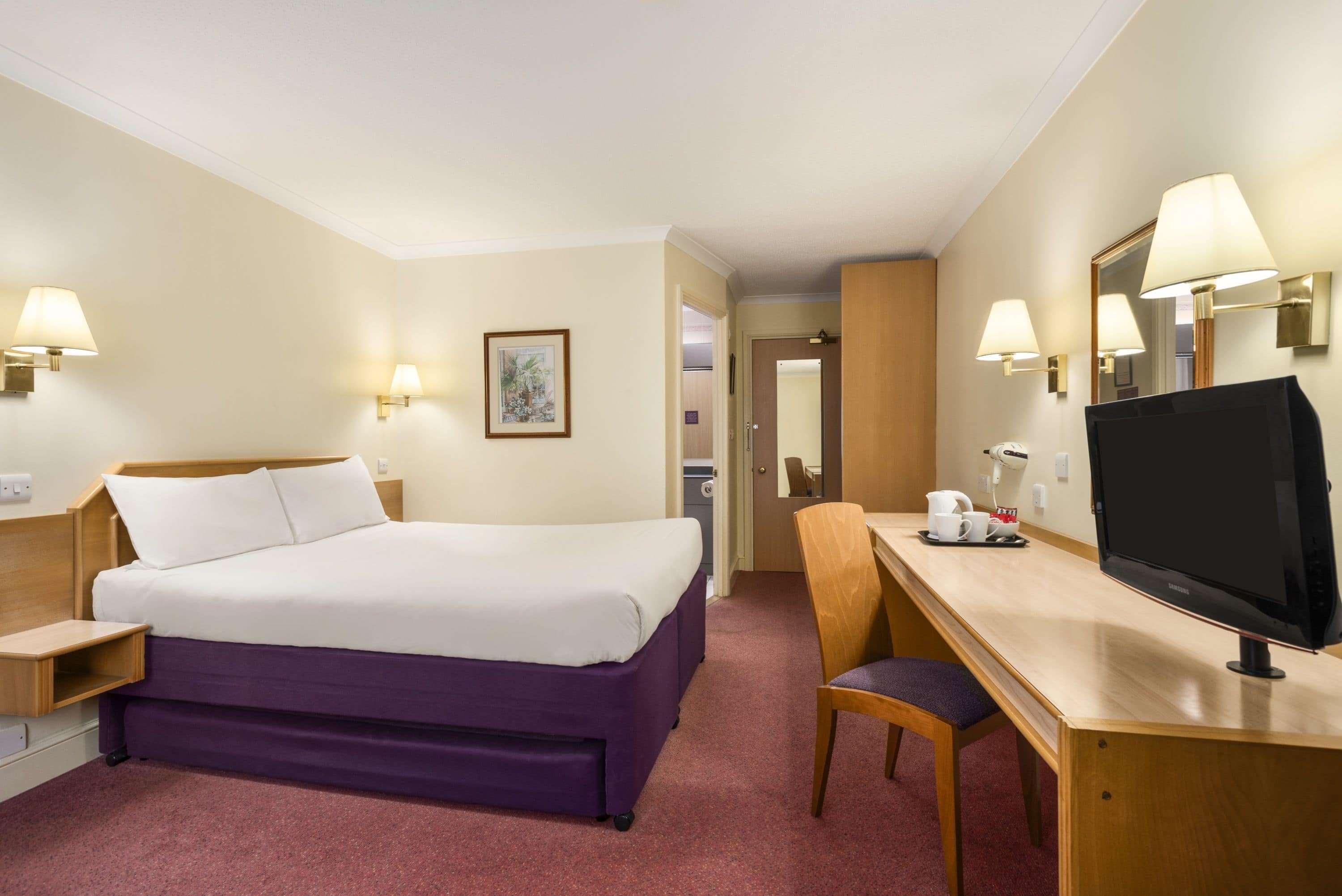 Super 8 By Wyndham Chester East Εξωτερικό φωτογραφία