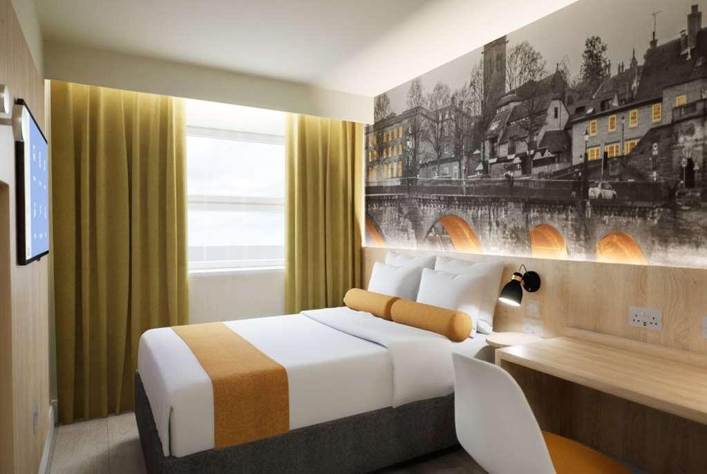 Super 8 By Wyndham Chester East Δωμάτιο φωτογραφία
