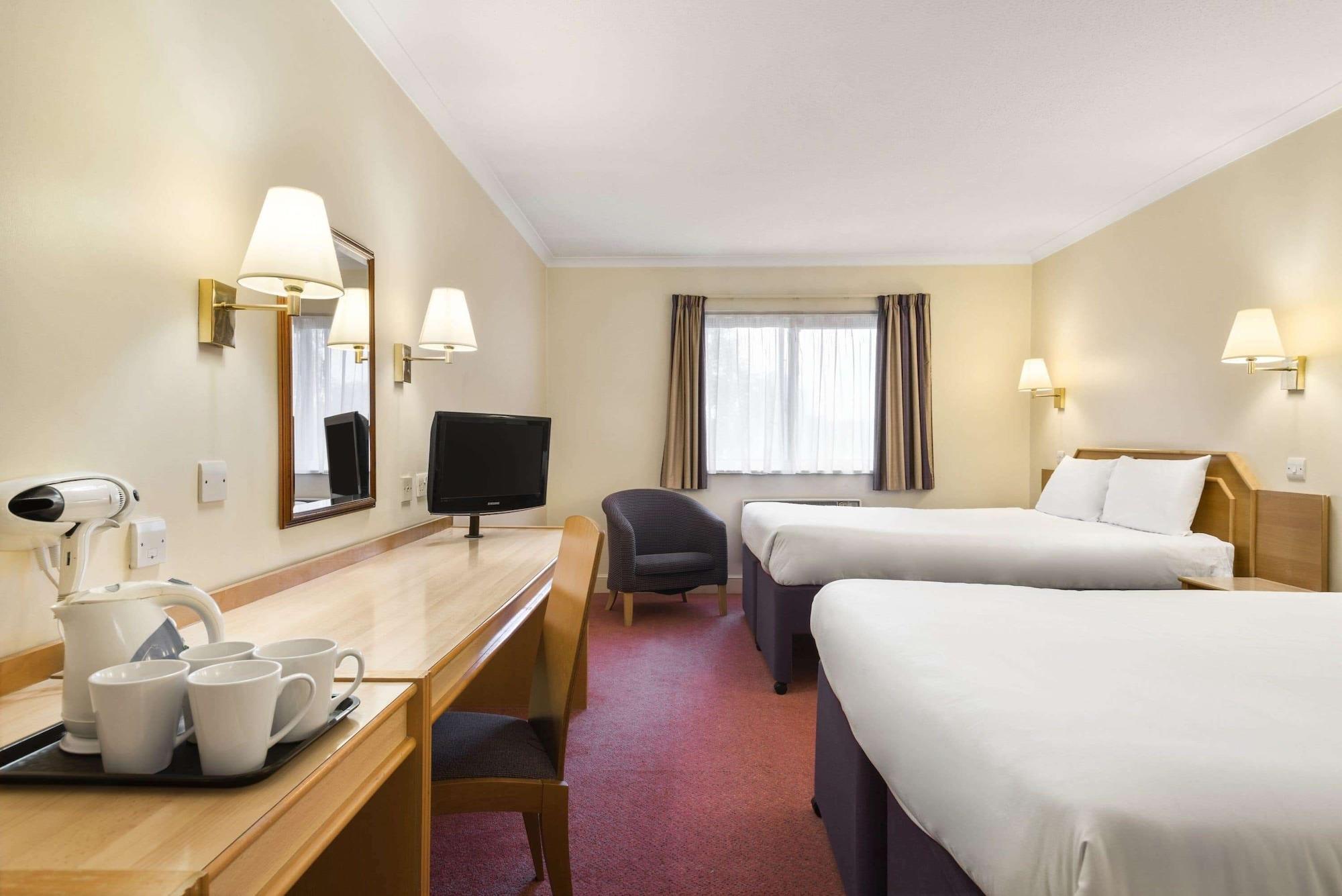 Super 8 By Wyndham Chester East Εξωτερικό φωτογραφία