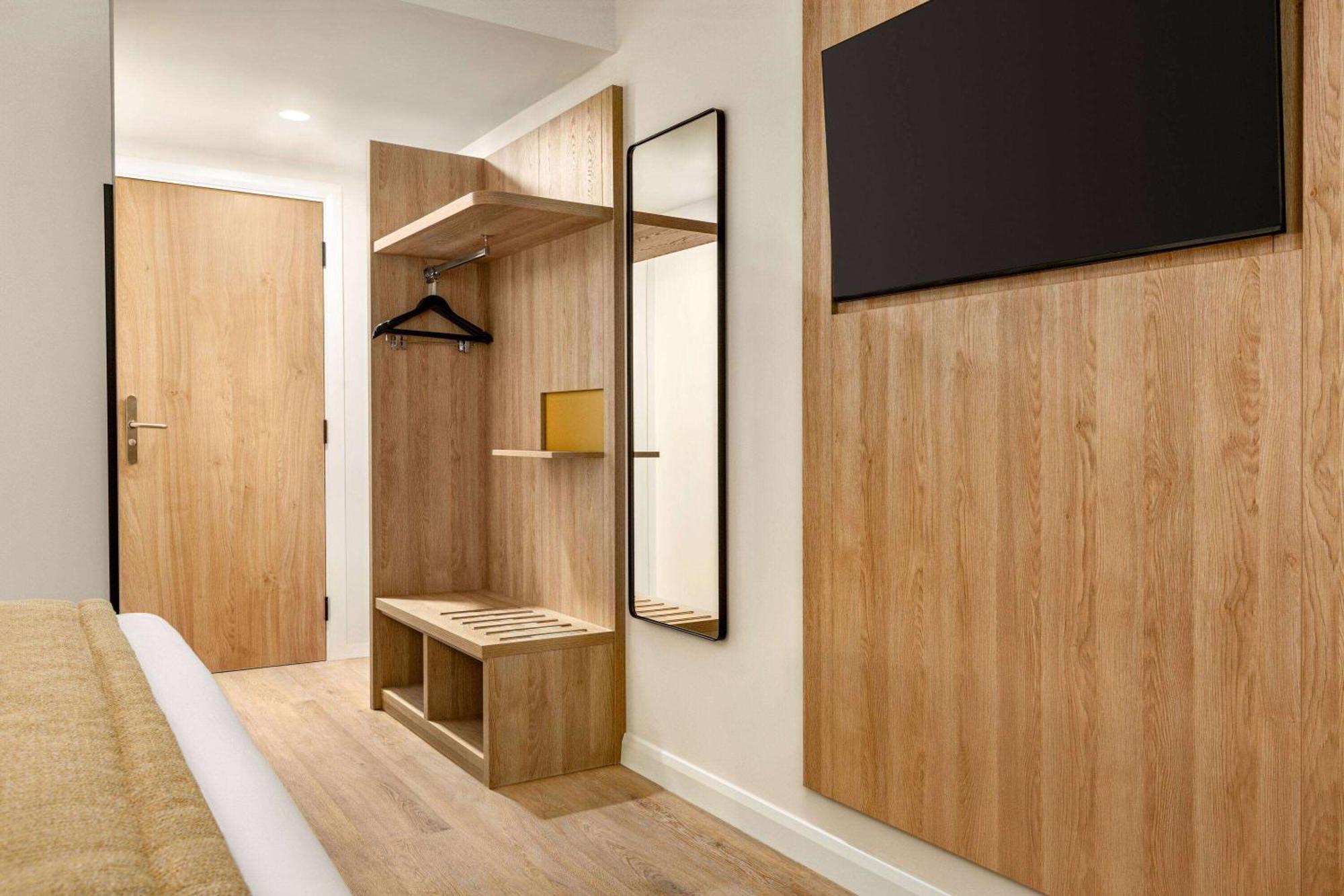 Super 8 By Wyndham Chester East Εξωτερικό φωτογραφία