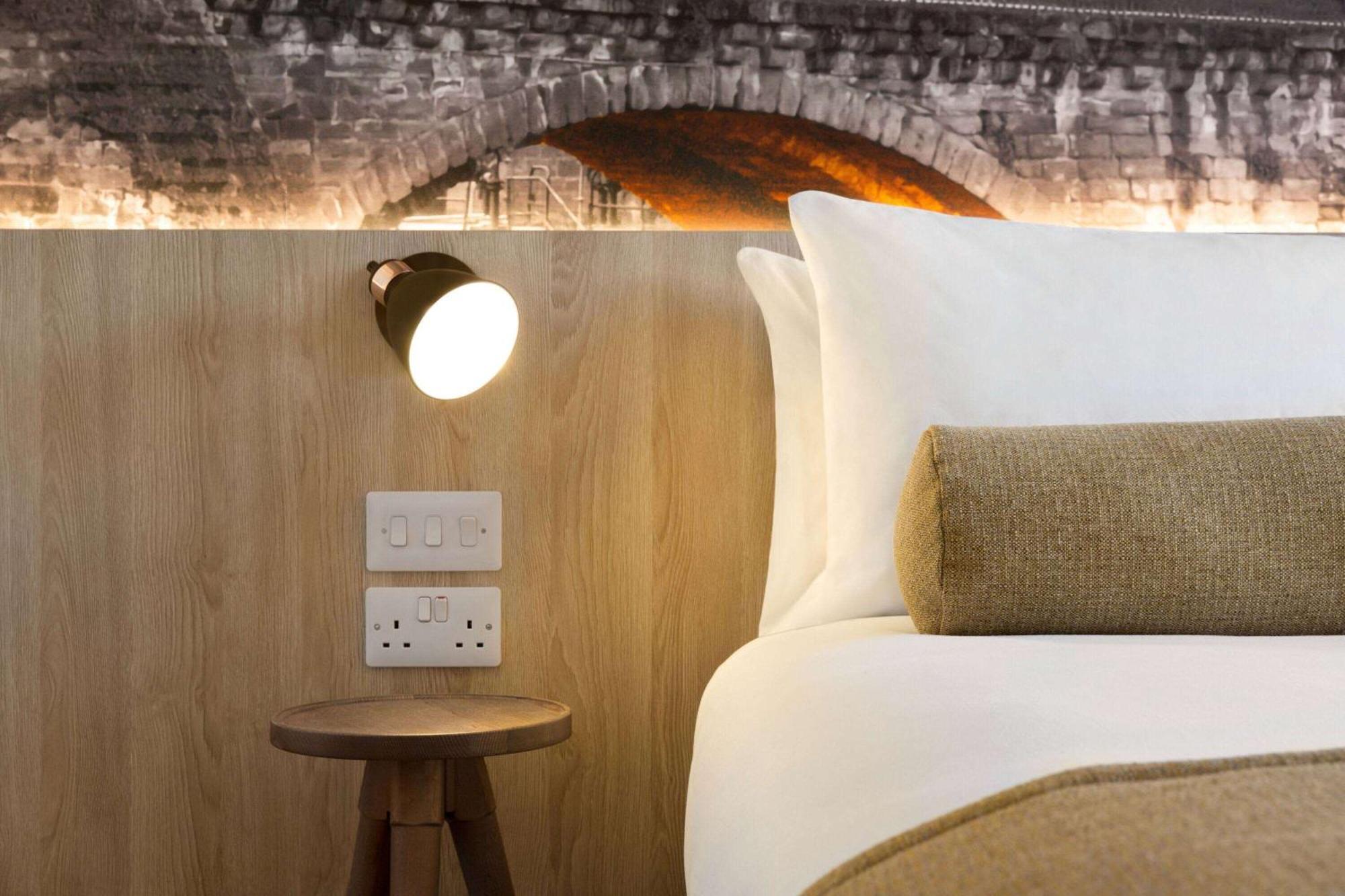Super 8 By Wyndham Chester East Εξωτερικό φωτογραφία