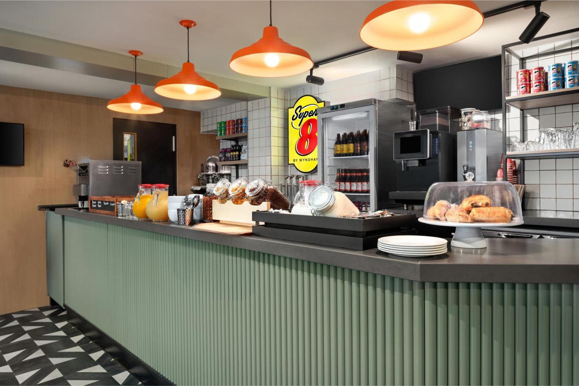 Super 8 By Wyndham Chester East Εξωτερικό φωτογραφία